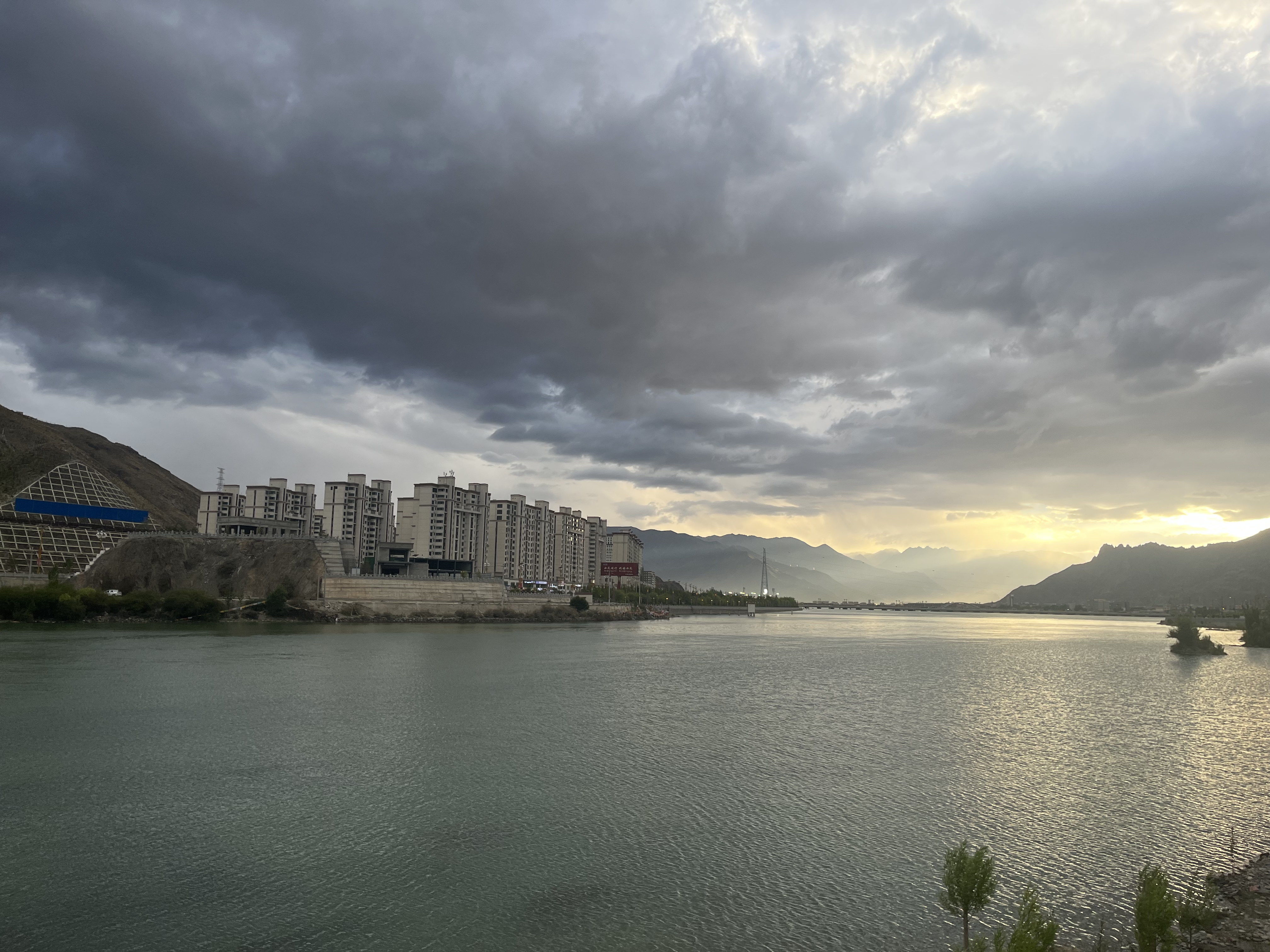 Tibet Photo-1- The Lhasa River